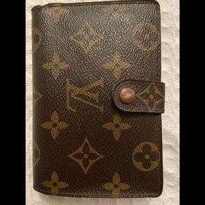 Louis Vuitton Kisslock Wallet